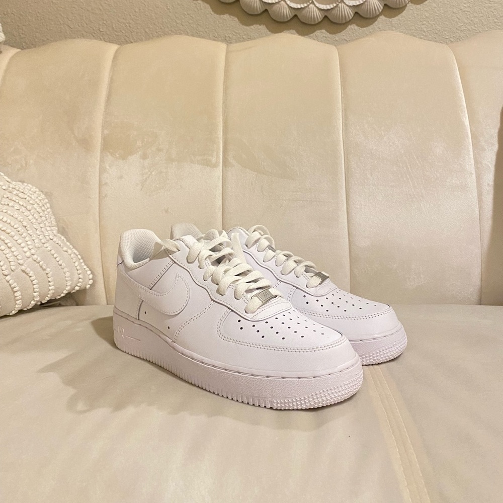 NIKE Air Force 1 s
